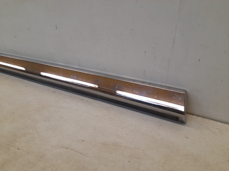 Молдинг двери