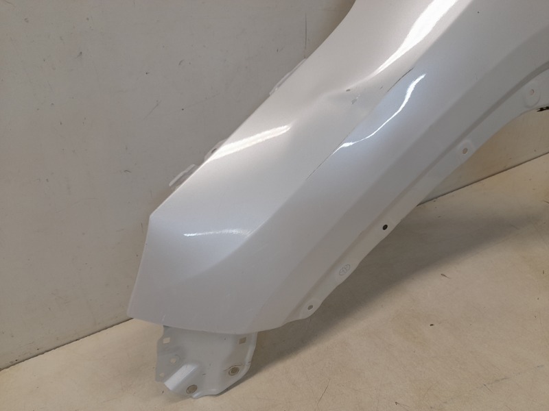 Крыло переднее левое