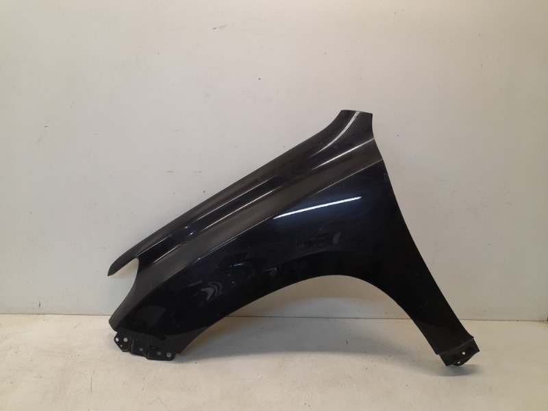 Крыло переднее левое