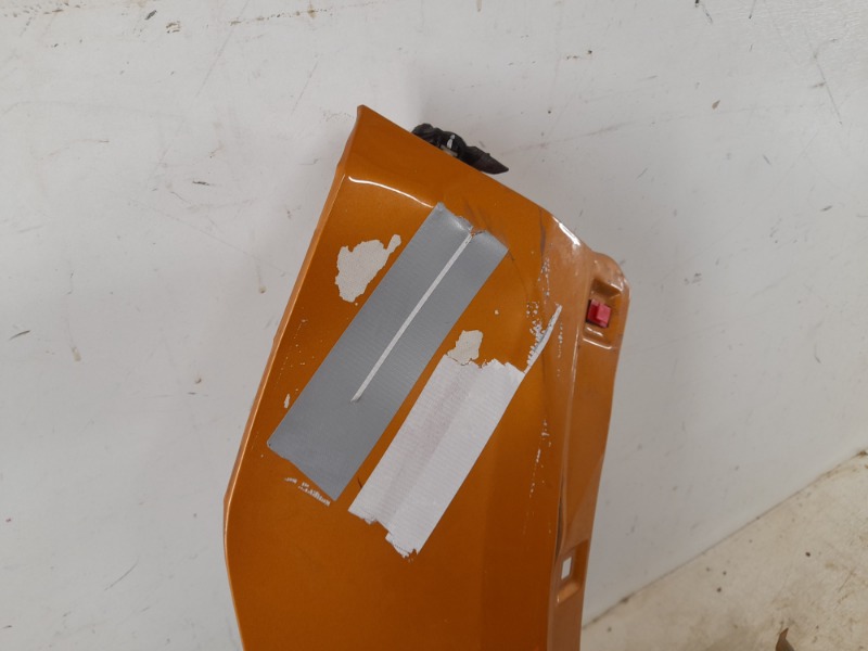 Крыло переднее правое