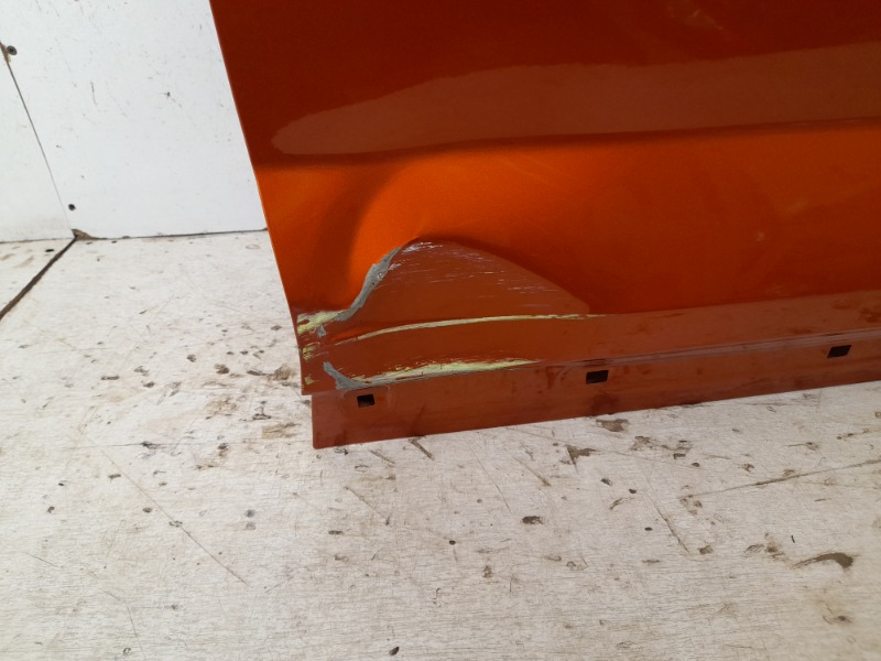 Дверь передняя правая