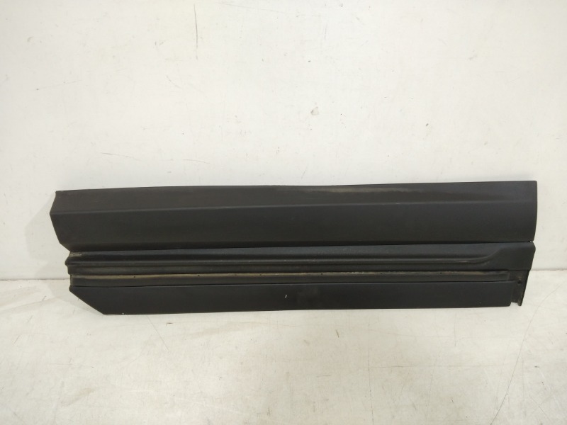 Накладка двери задней левой