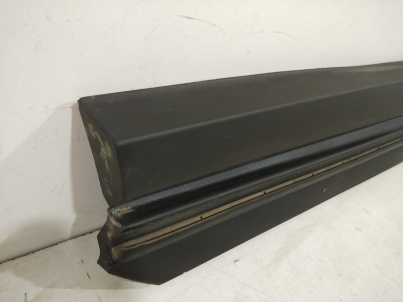 Накладка двери задней левой