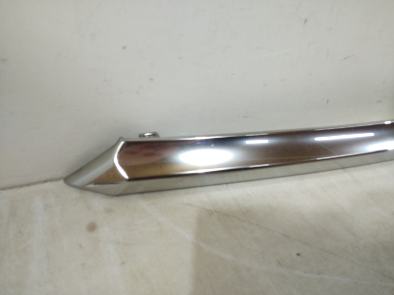 Накладка крышки багажника