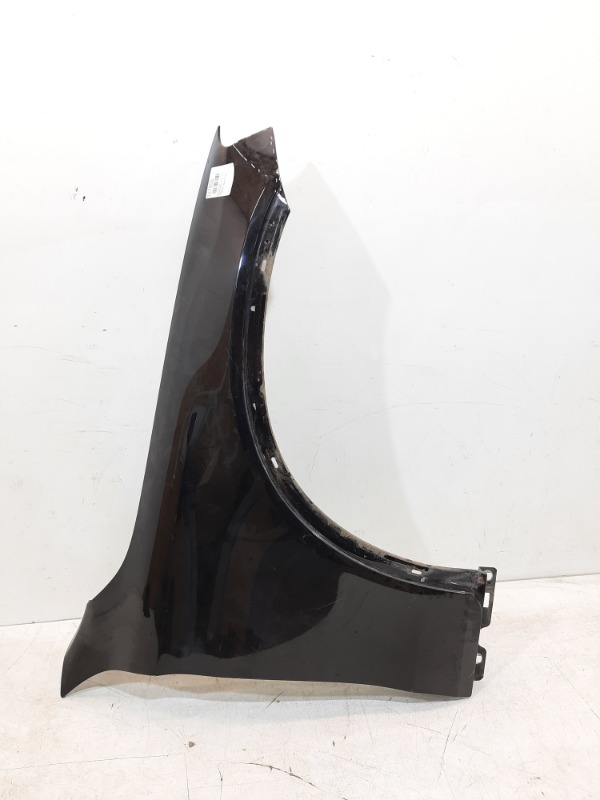 Крыло переднее правое