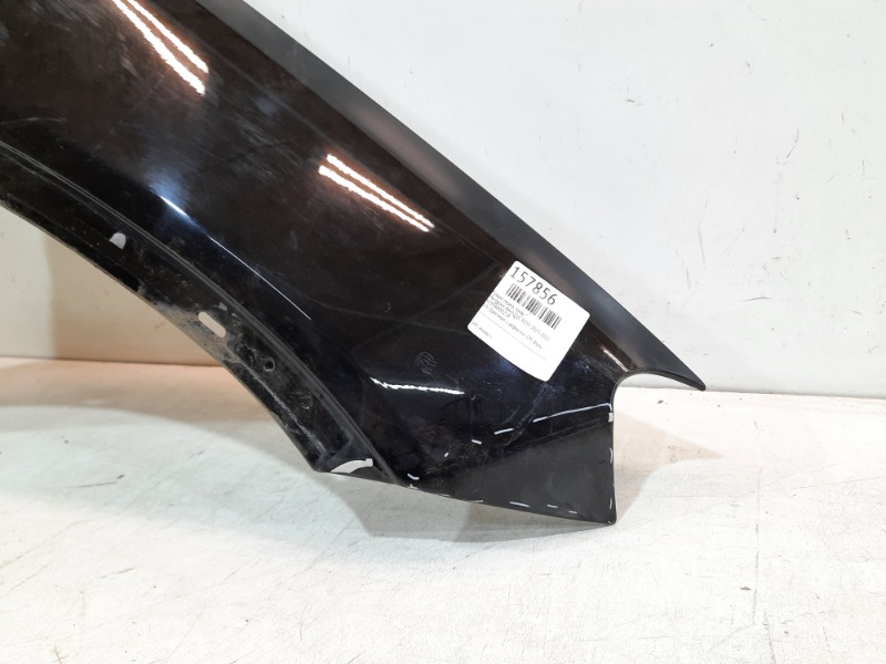 Крыло переднее правое