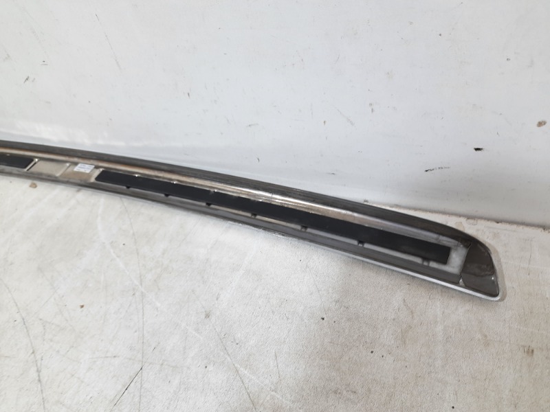 Молдинг заднего бампера