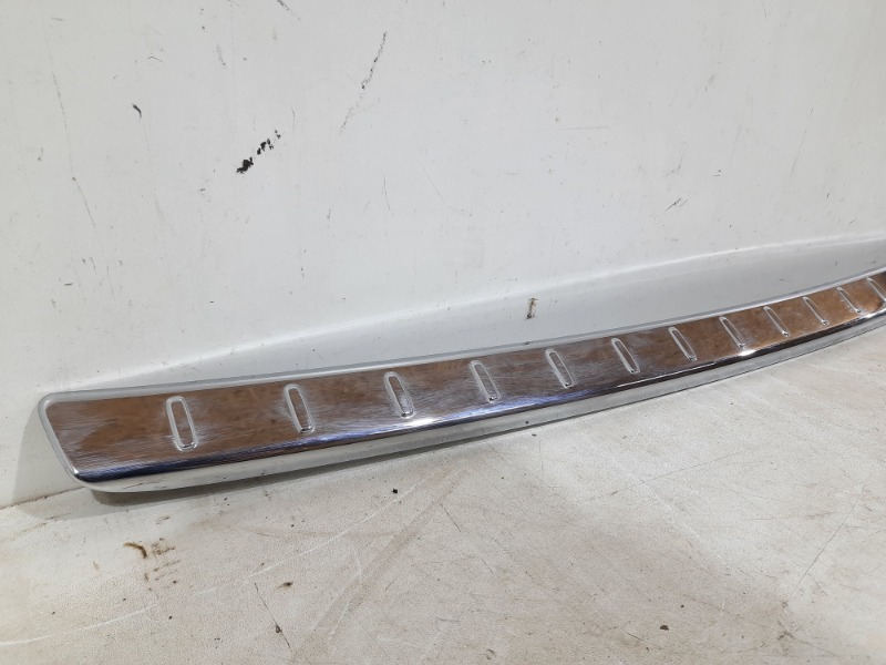 Молдинг заднего бампера