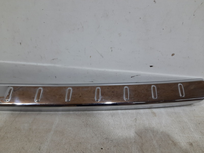 Молдинг заднего бампера