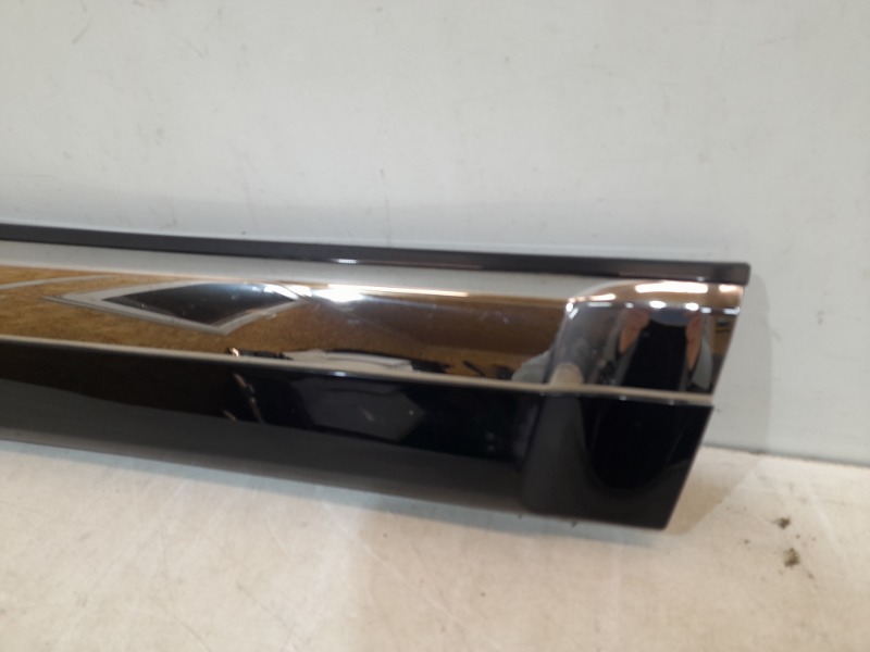 Накладка двери задней правой