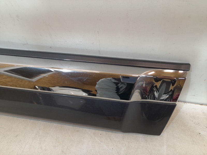 Накладка двери задней правой