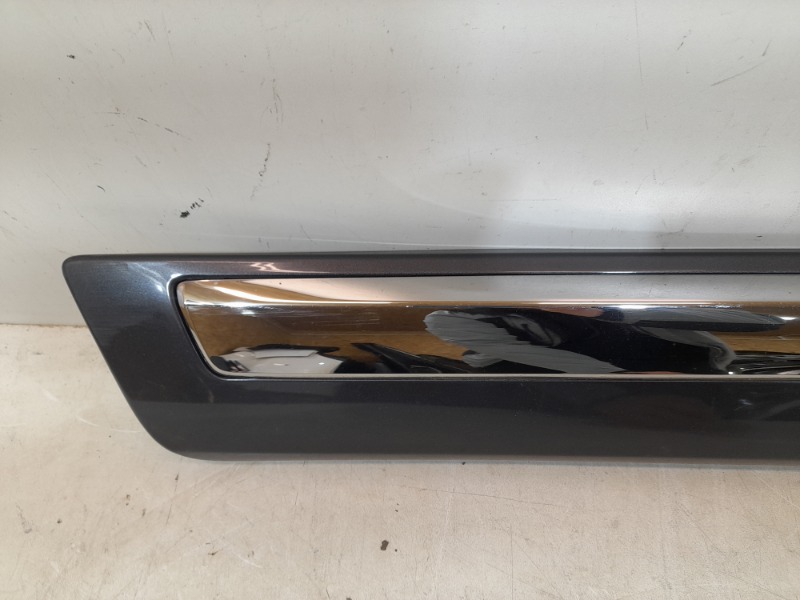 Накладка двери задней правой