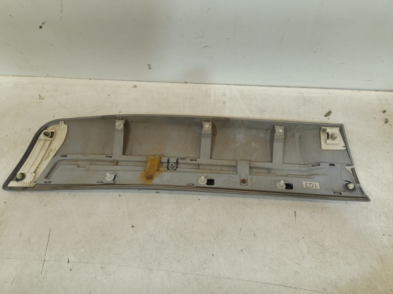 Накладка двери задней правой