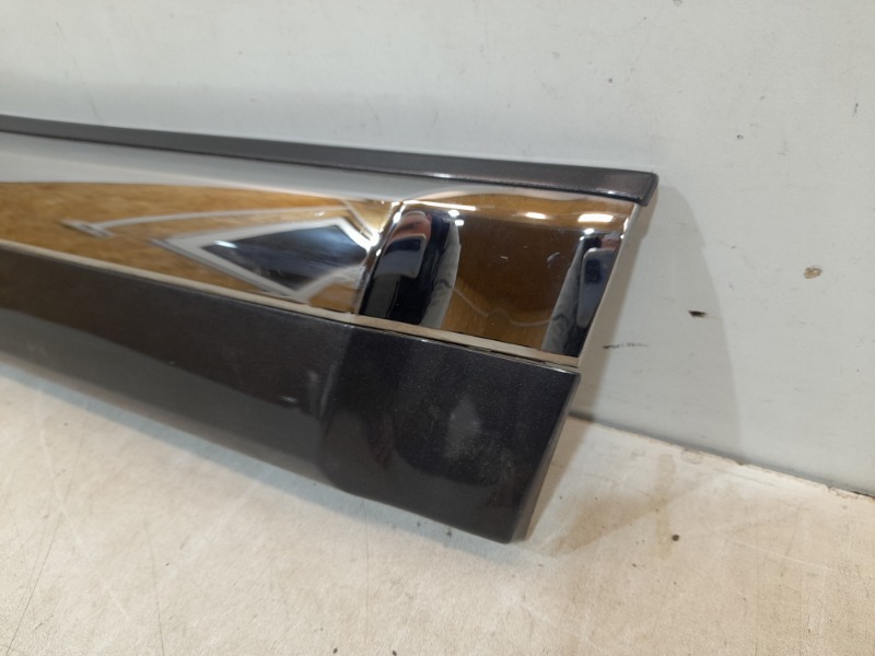 Накладка двери задней правой