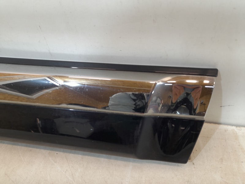 Накладка двери задней правой