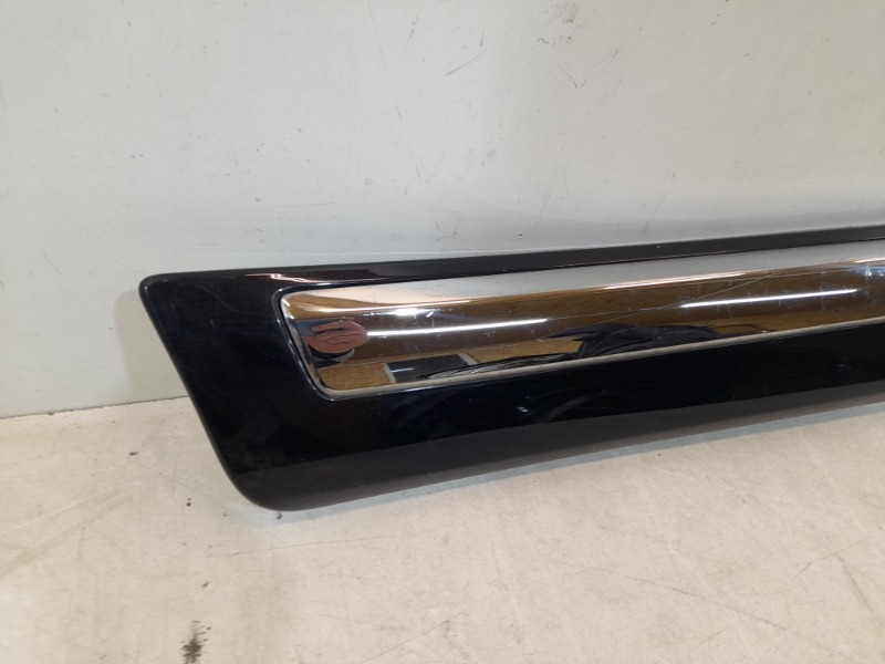 Накладка двери задней правой