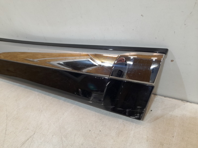 Накладка двери задней правой