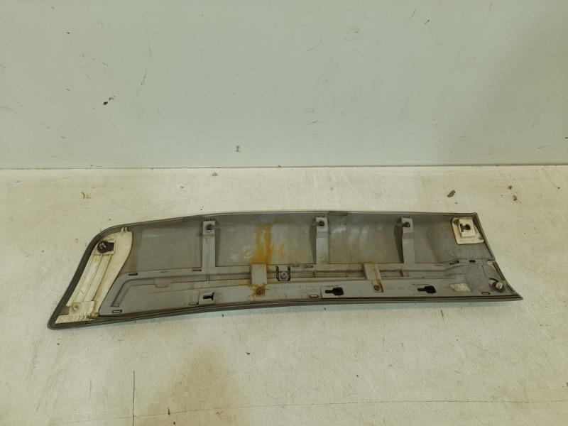 Накладка двери задней правой