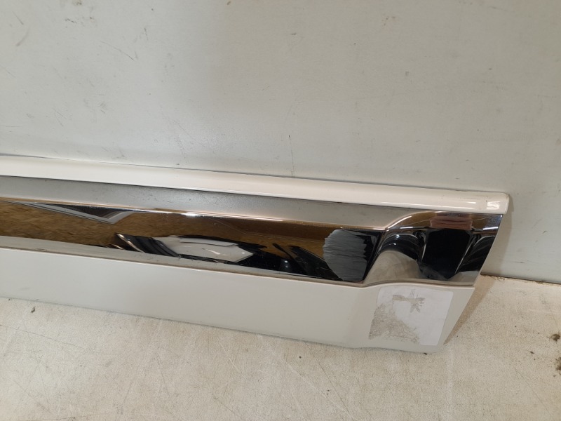 Накладка двери задней правой