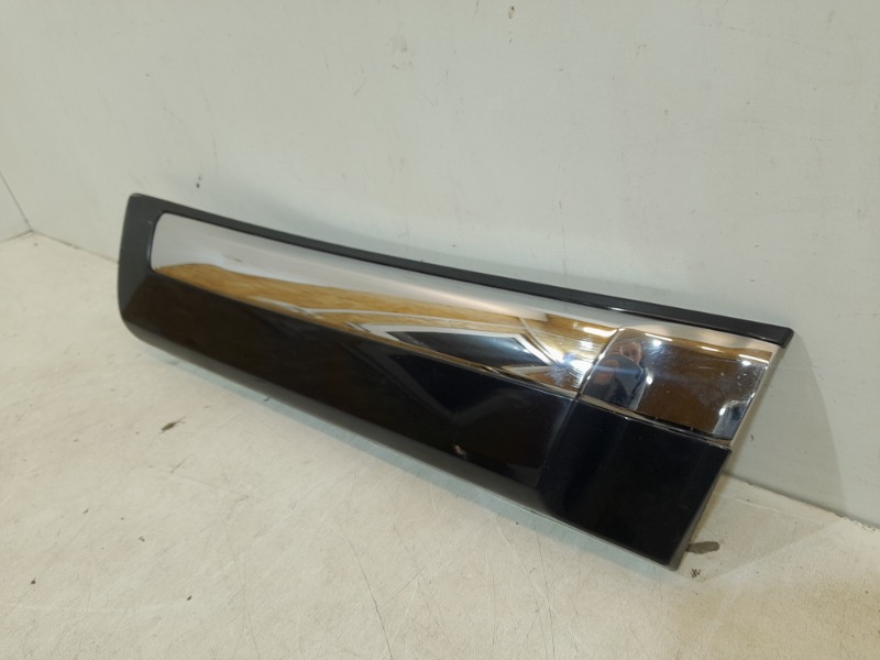 Накладка двери задней правой