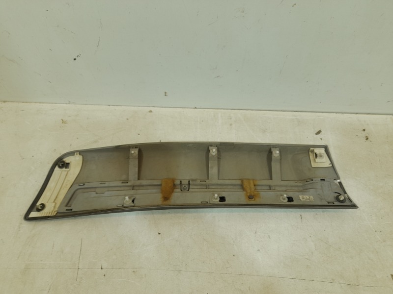 Накладка двери задней правой