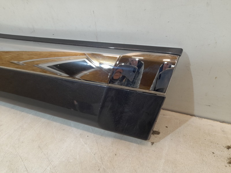 Накладка двери задней правой