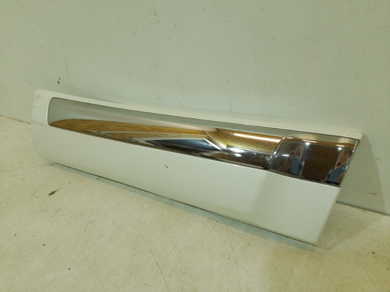 Накладка двери задней правой