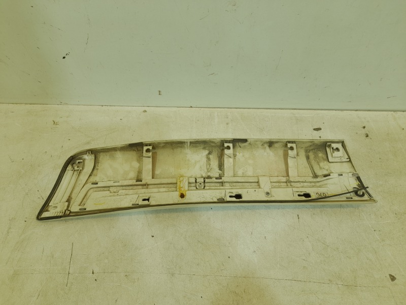 Накладка двери задней правой