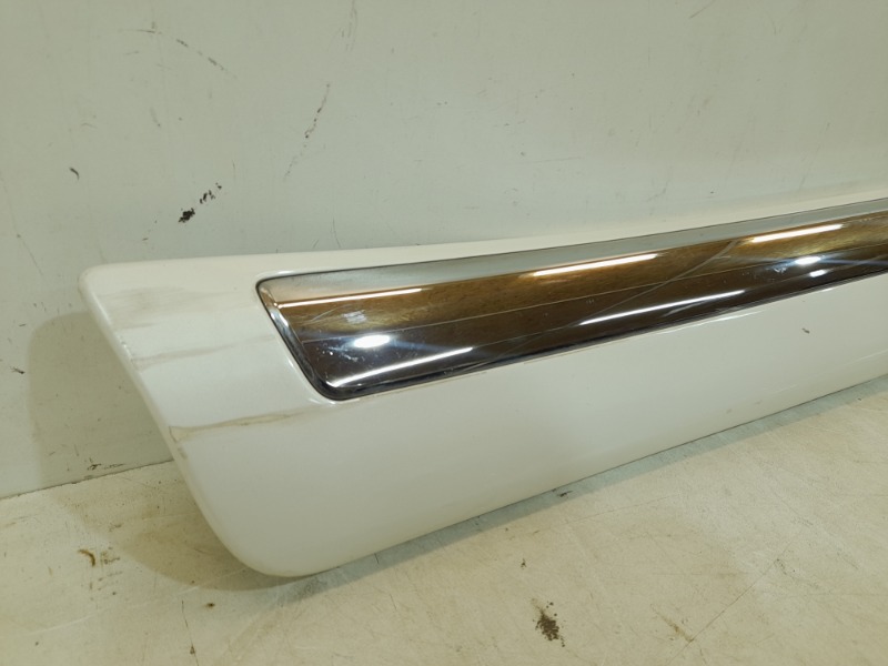 Накладка двери задней правой