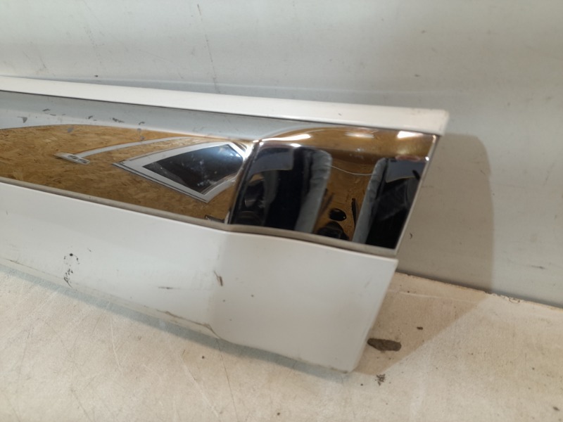 Накладка двери задней правой