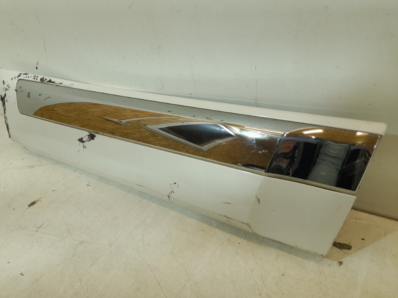 Накладка двери задней правой