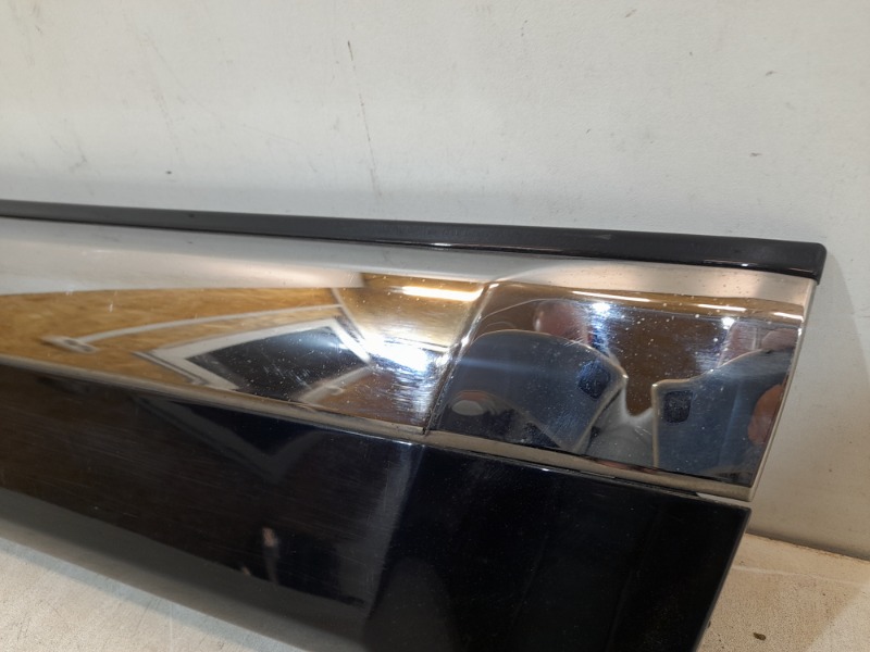 Накладка двери задней правой