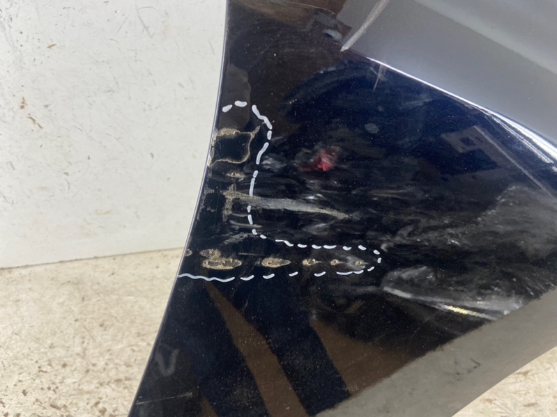 Крыло переднее правое