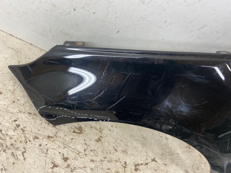 Крыло переднее левое