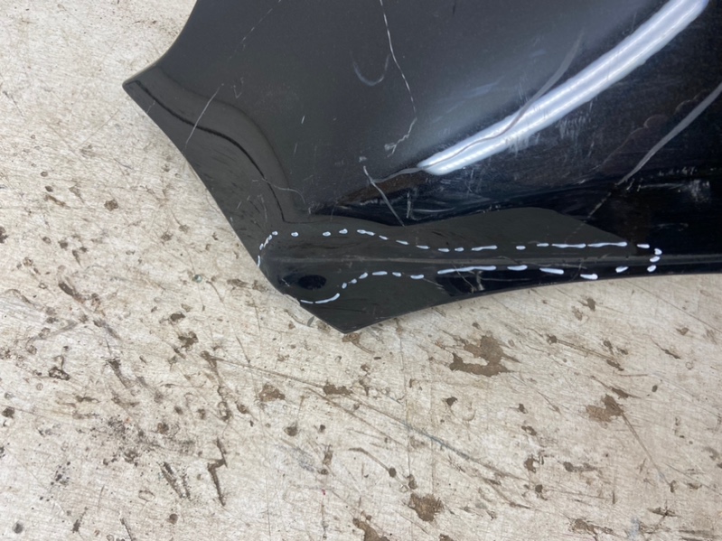 Крыло переднее левое