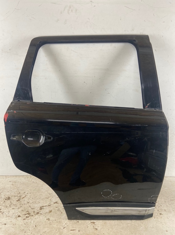 Дверь задняя правая