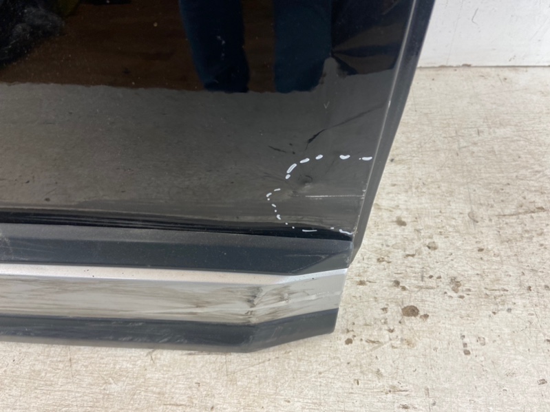 Дверь задняя правая