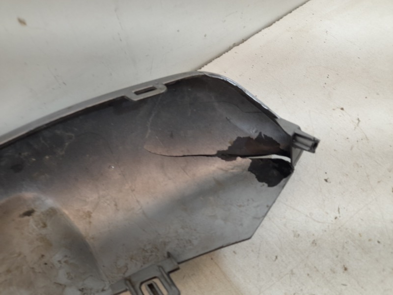 Накладка переднего бампера