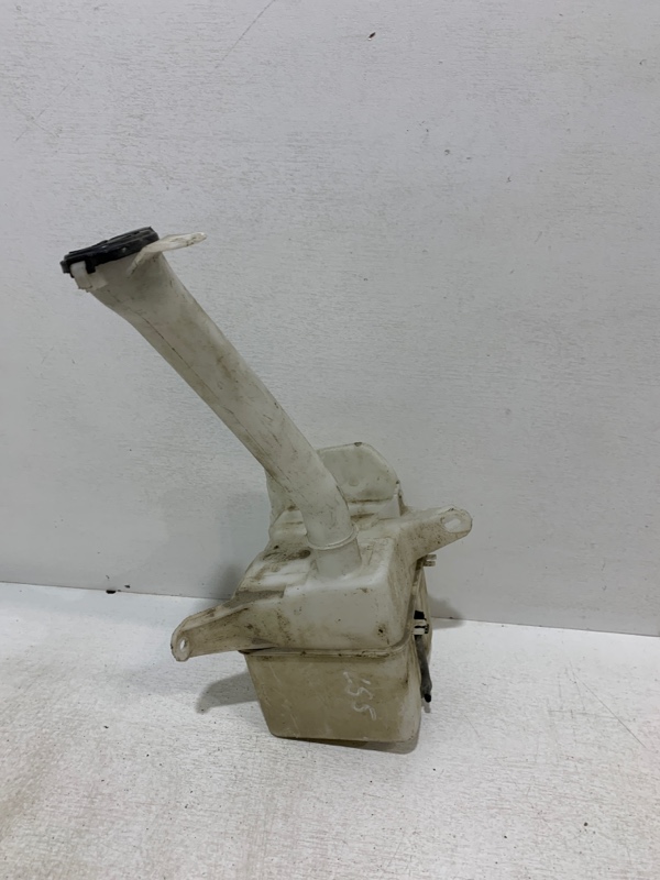 Бачок омывателя лобового стекла