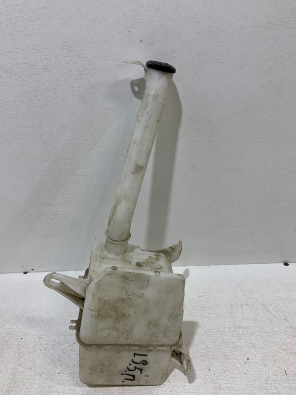 Бачок омывателя лобового стекла