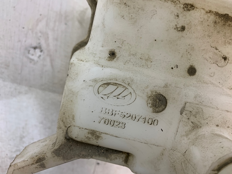 Бачок омывателя лобового стекла