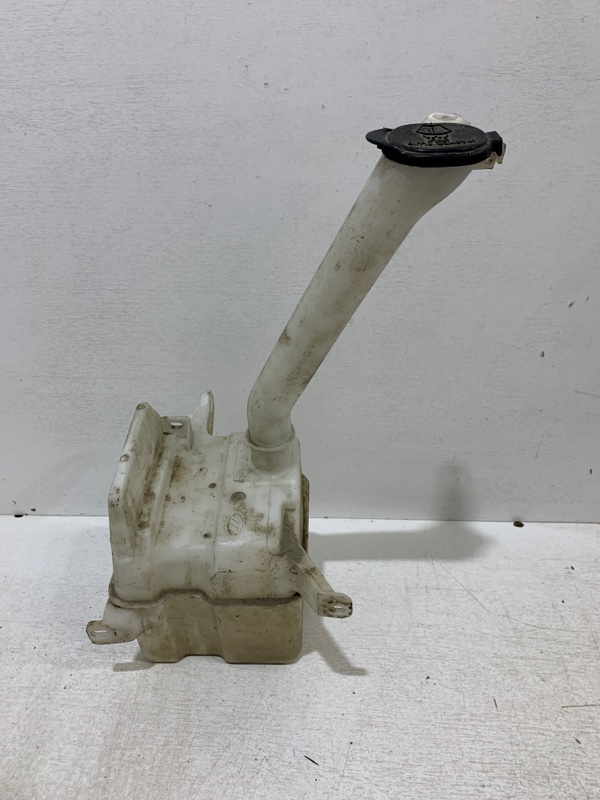 Бачок омывателя лобового стекла