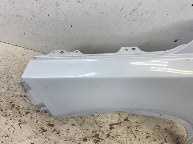 Крыло переднее левое