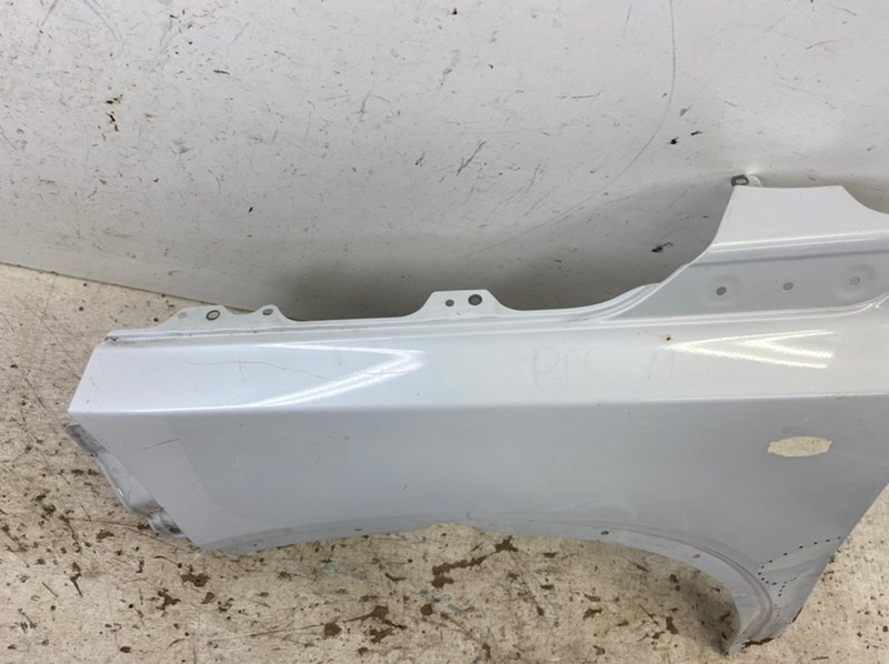 Крыло переднее левое