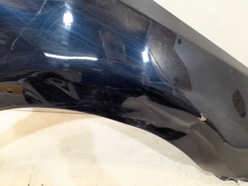 Крыло переднее правое