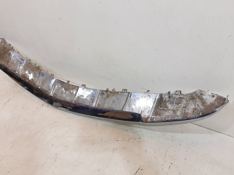 Накладка переднего бампера