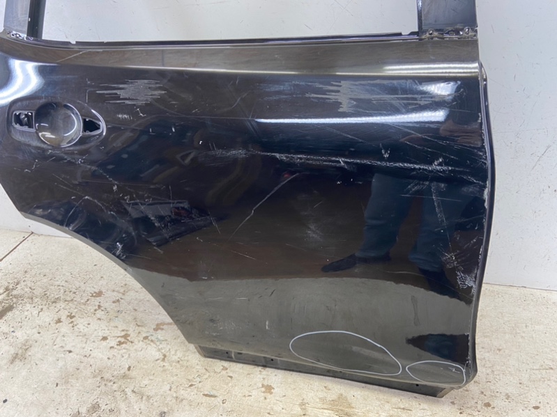 Дверь задняя правая