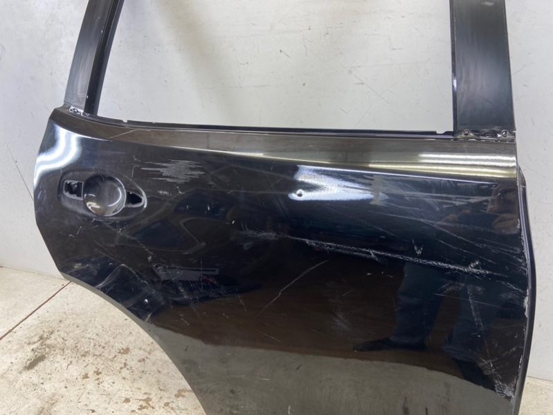 Дверь задняя правая