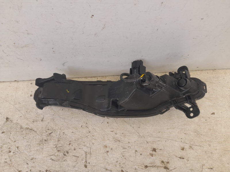 Фара противотуманная правая