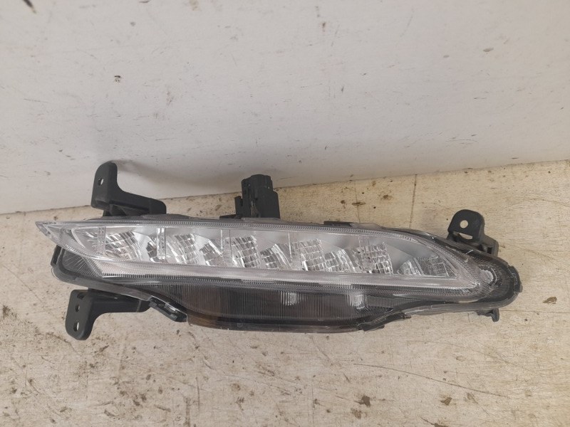 Фара противотуманная правая